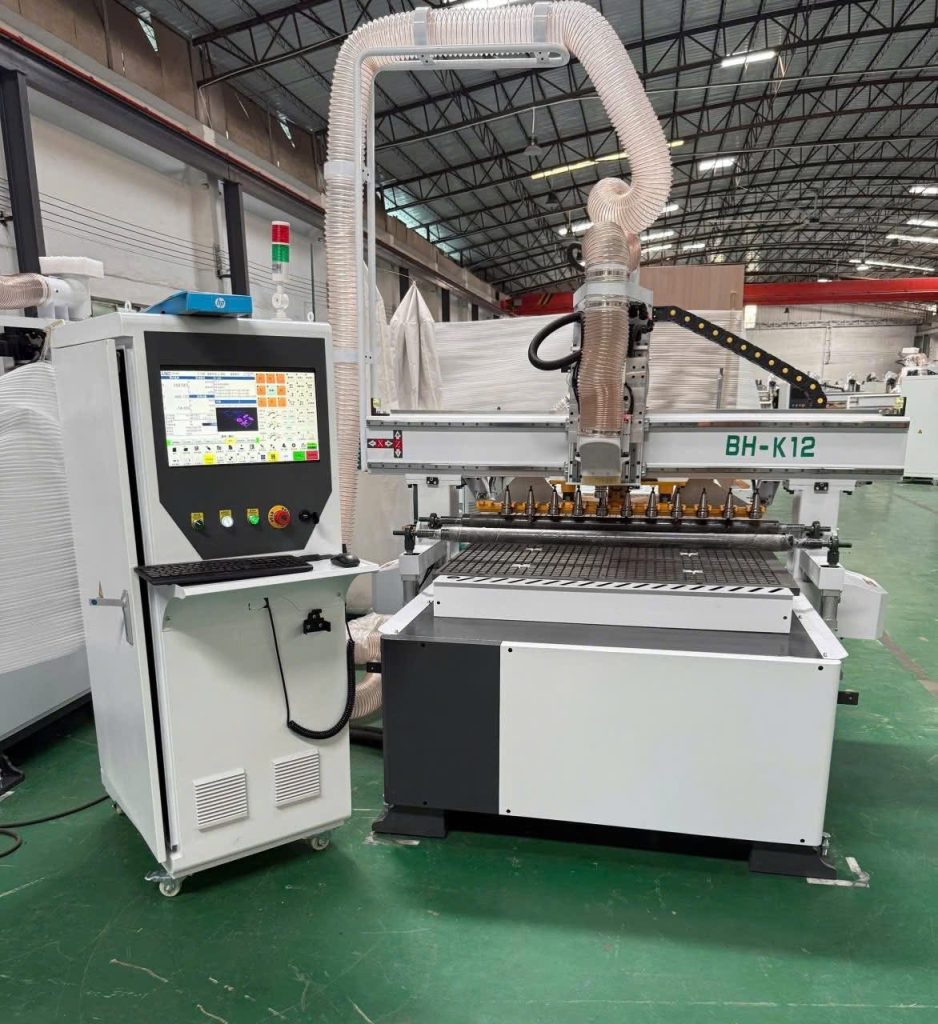 Máy CNC 4 đầu B12 – LNC, JST 6kW × 4 4 Máy CNC 4 đầu B12 LNC JST 6kW
